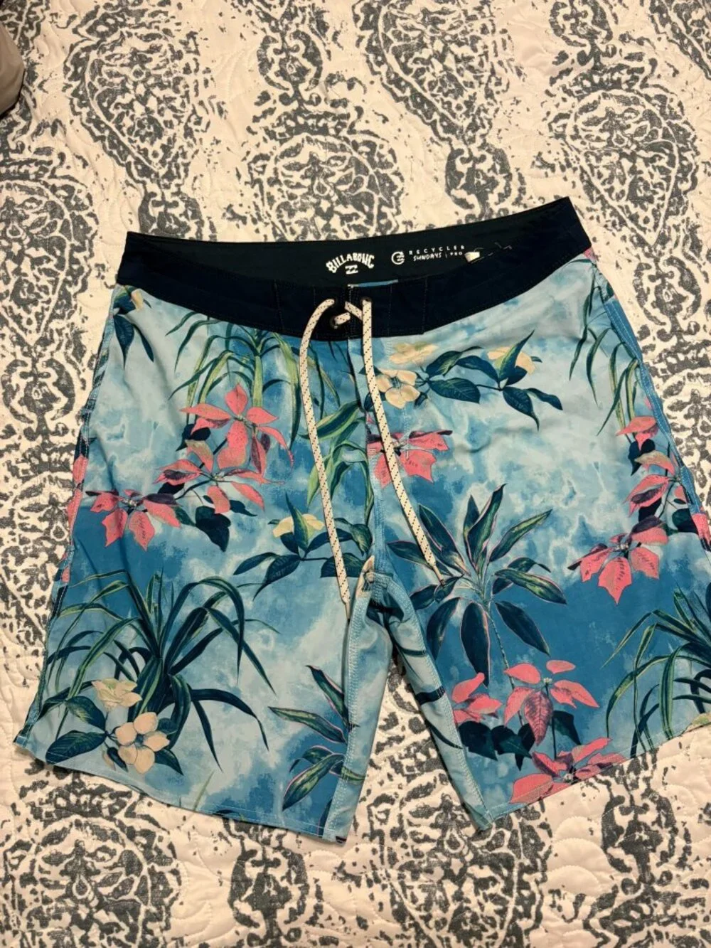 🌸Billabong Sundays Pro Tropical Floral Boardshorts Swim Trunks - Size 32🌸
